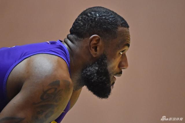 詹姆斯里程悲约基奇35+10 掘金力克湖人6连胜